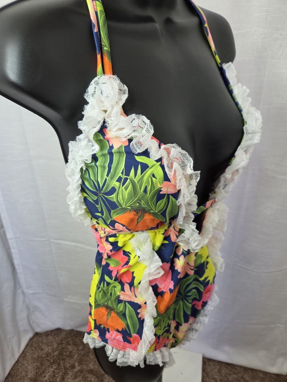 Tropical Ruffles with Lace V-Plunging One Piece Women's Swimsuit Size XL - Picture 5 of 10